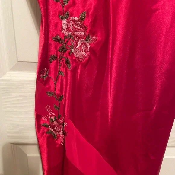 Slip - Picture 2 of 4